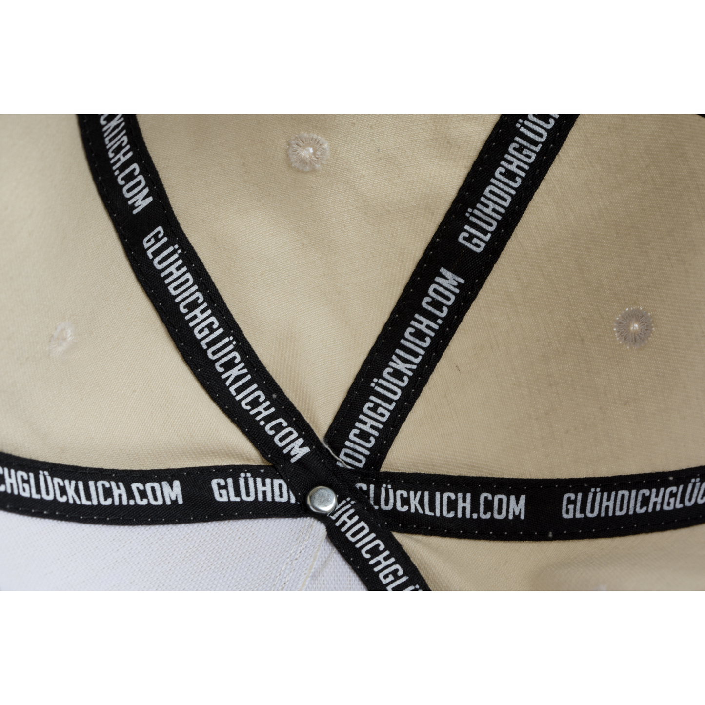 Glücklich. Snapback